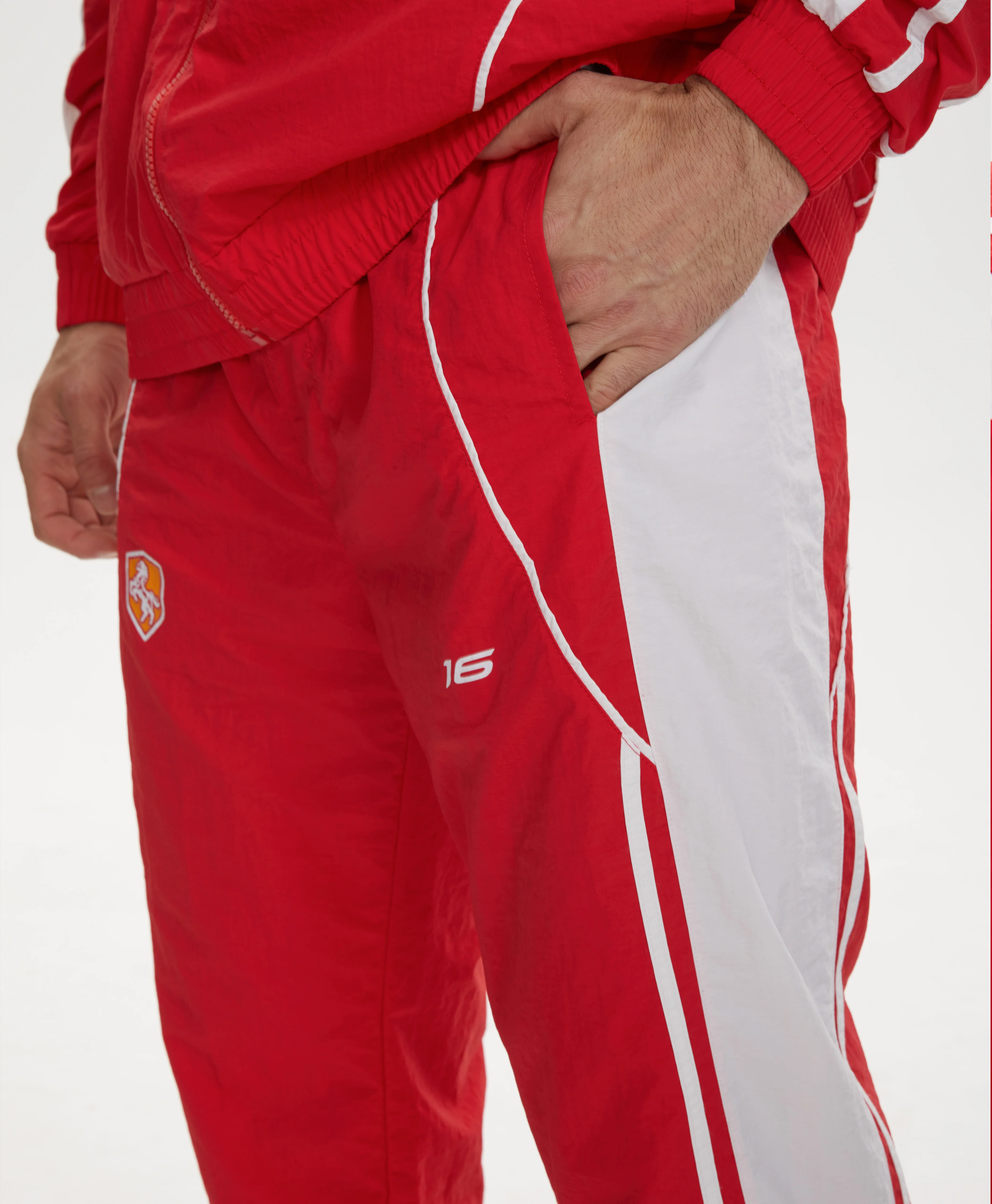 16 TRACKPANT - Image 3