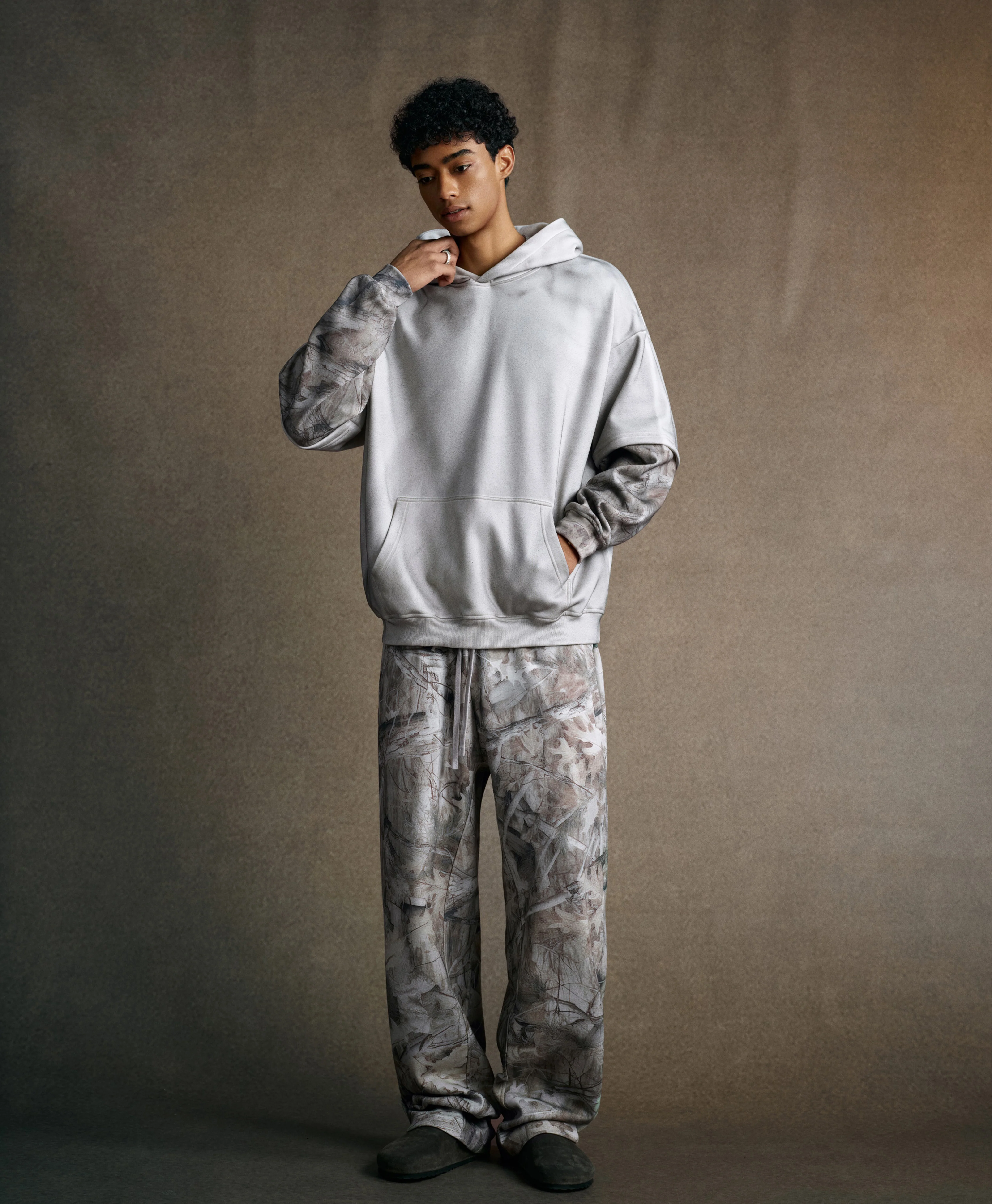 FADED TWO LAYERS CAMO HOODIE - Image 2